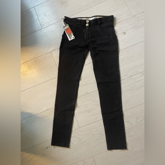 Freddy WR.UP shaping effect. Mid rise. Skinny jean - Picture 4 of 10